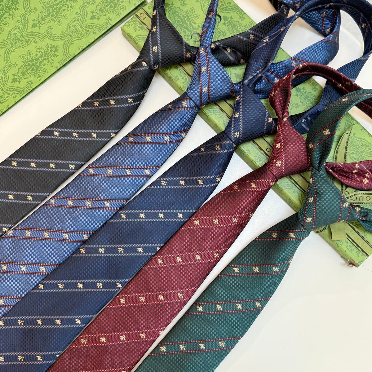 Gucci Style Men's Bee Stripe Jacquard Silk Tie