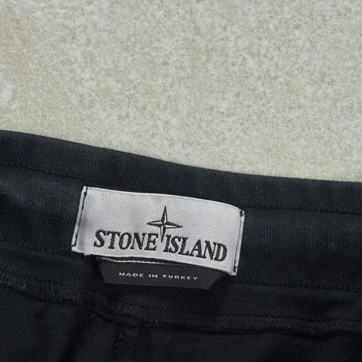 Stone Island Shorts (L)