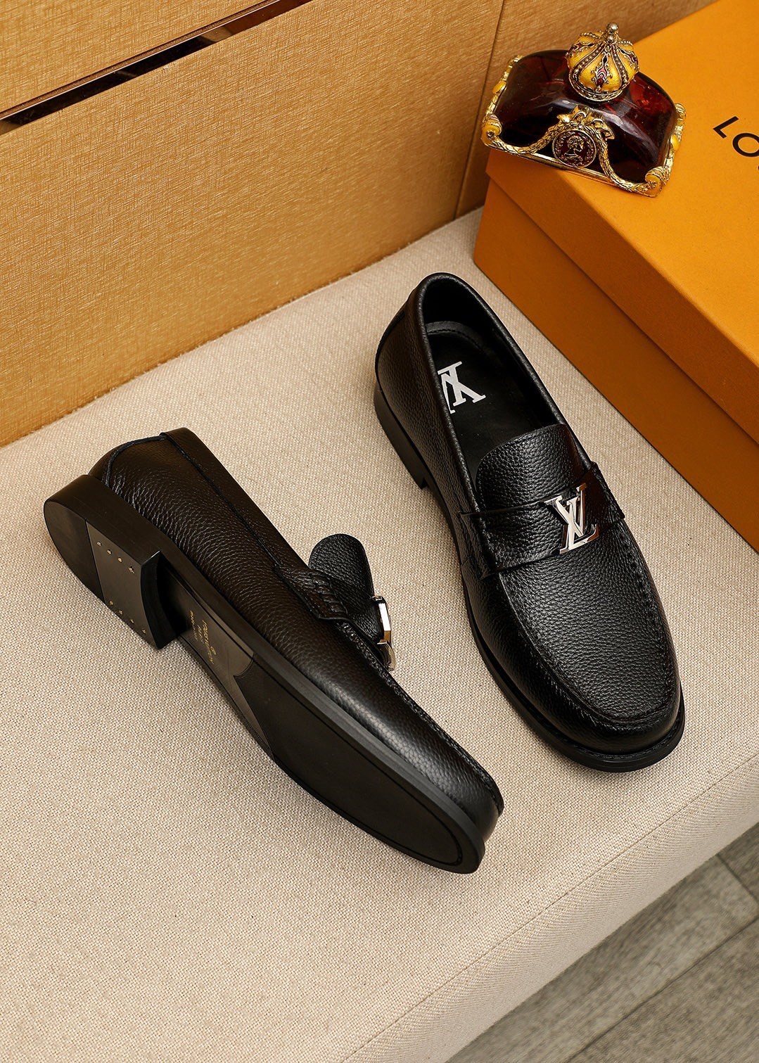 Louis Vuitton Black Pebbled Leather Loafers